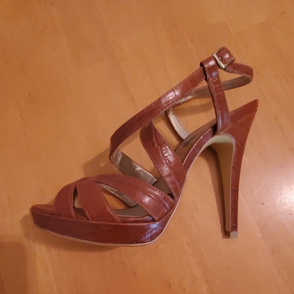 Brown strappy heels - Picture 2 of 3